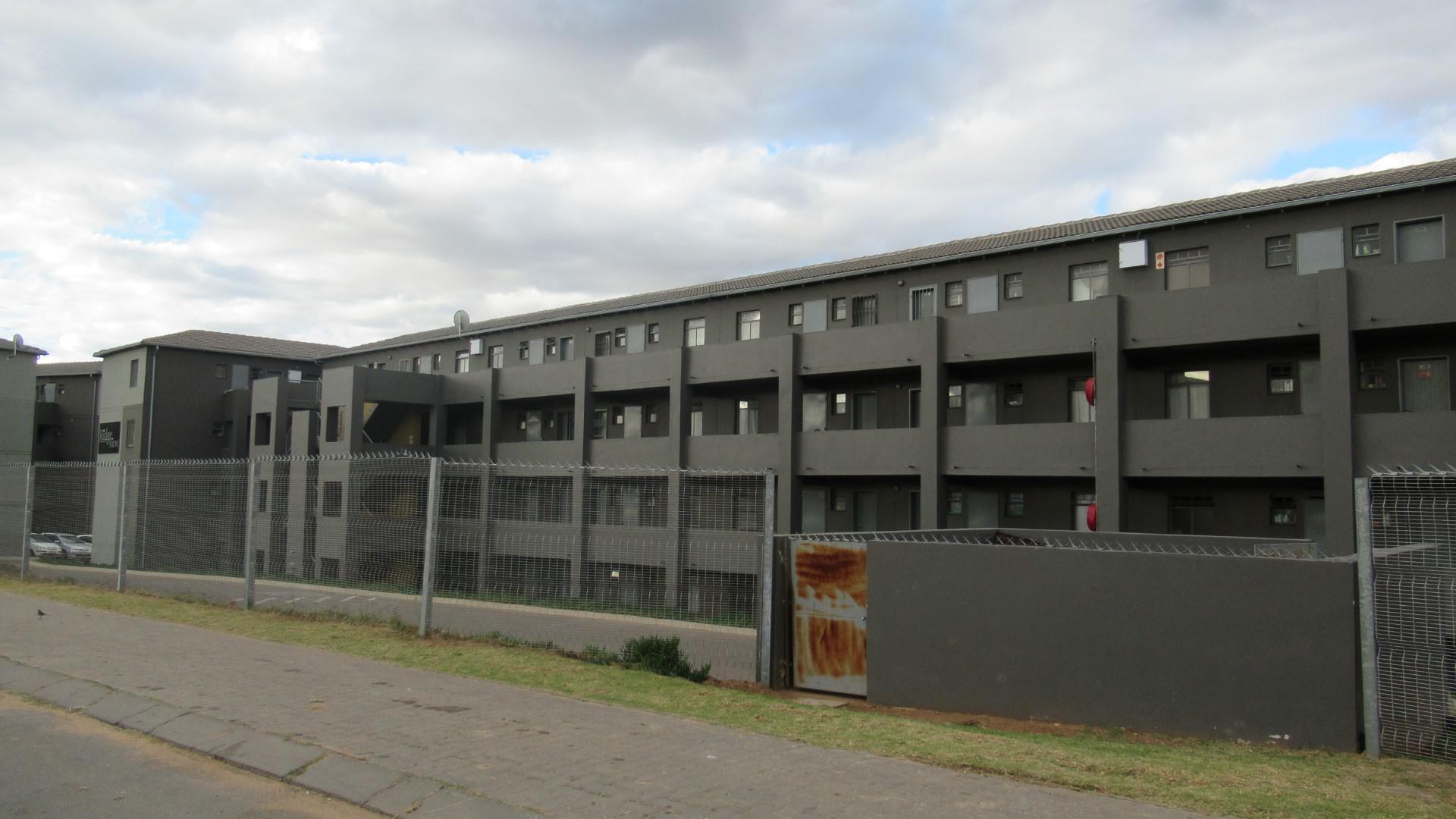 Front View of property in Fleurhof