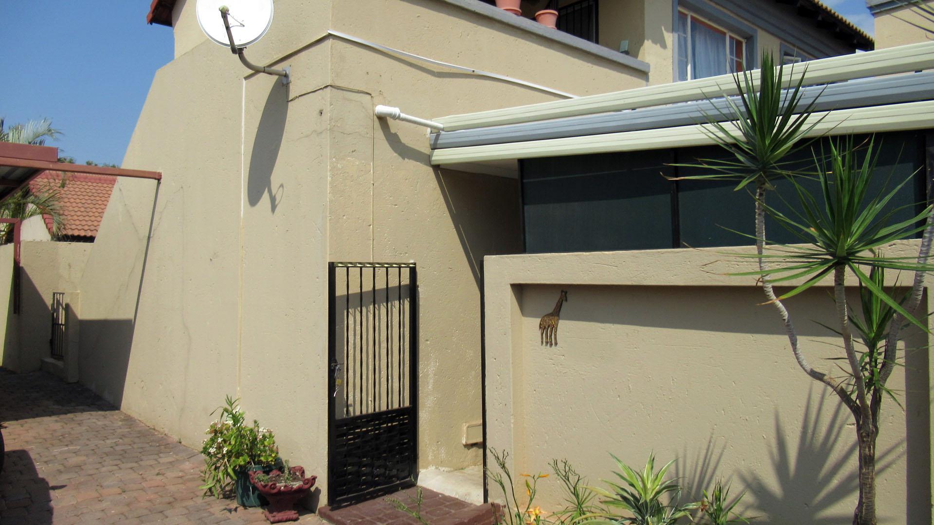 Front View of property in Annlin West