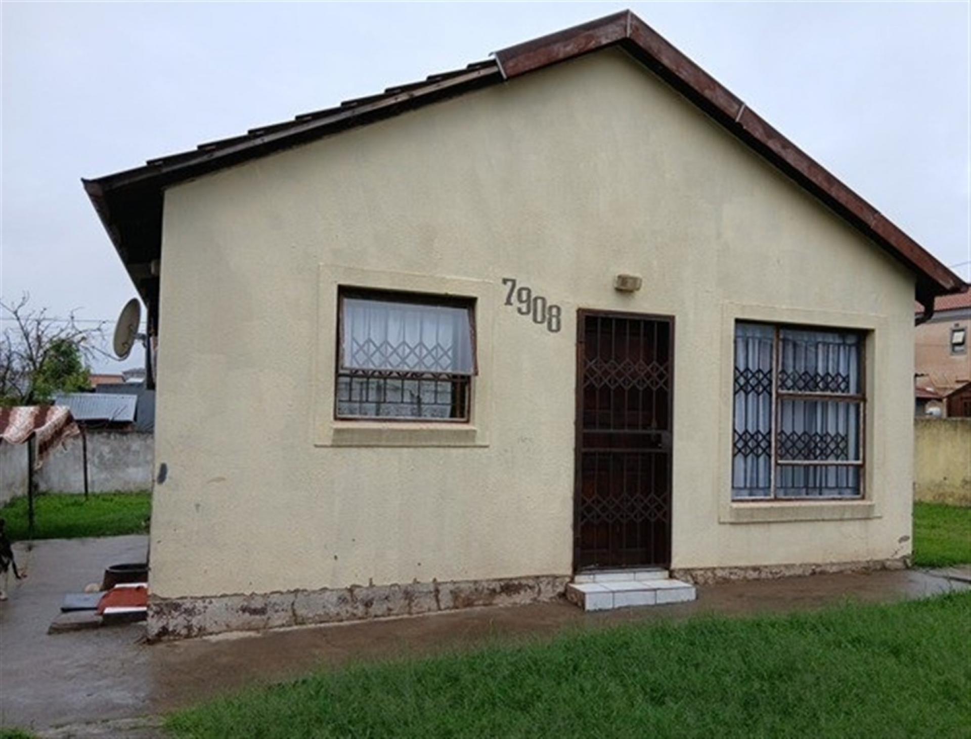 Front View of property in Olievenhoutbos