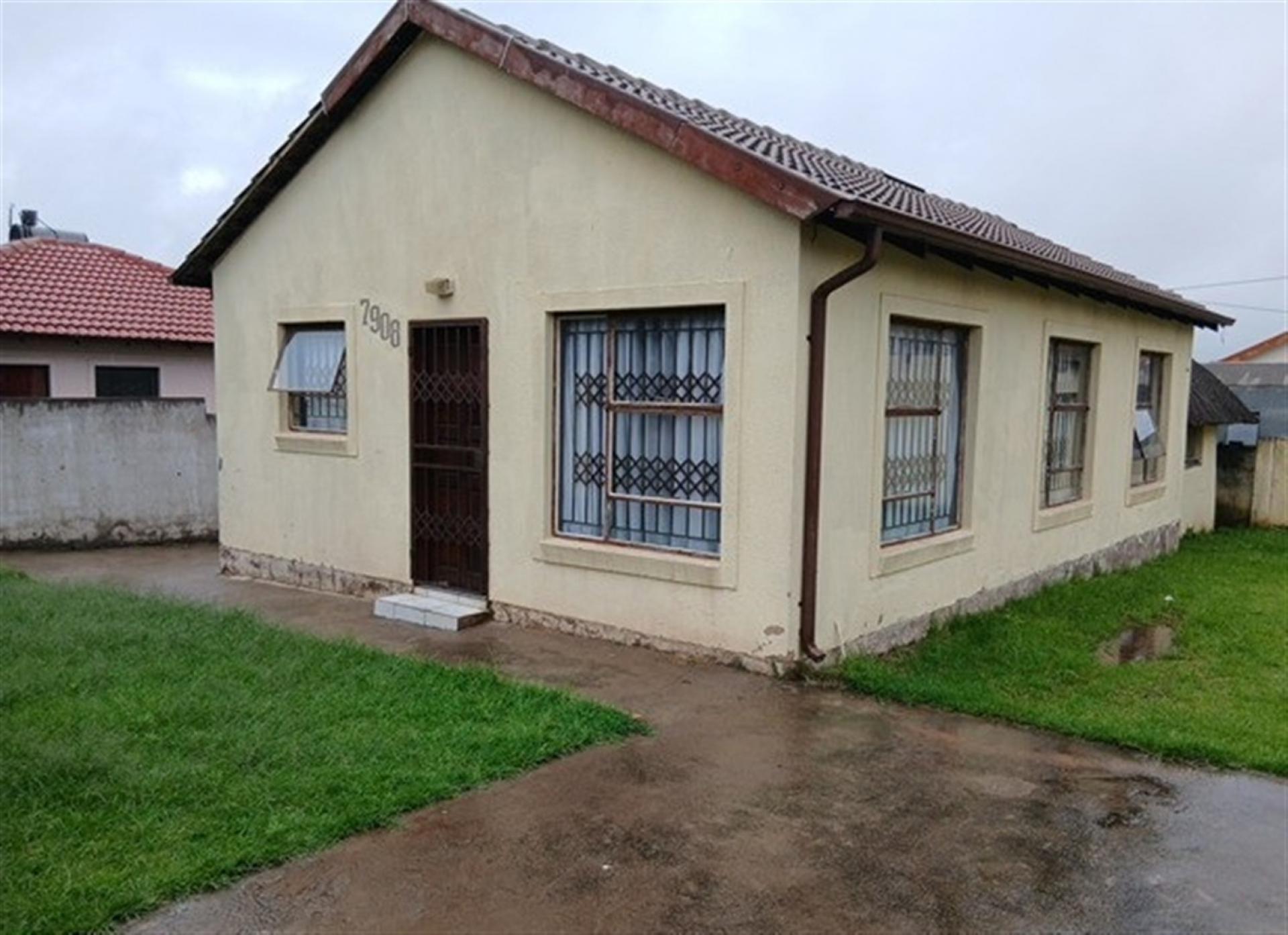 Front View of property in Olievenhoutbos