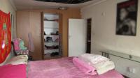 Bed Room 1 - 21 square meters of property in Raceview