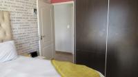 Main Bedroom - 12 square meters of property in Greenstone Hill