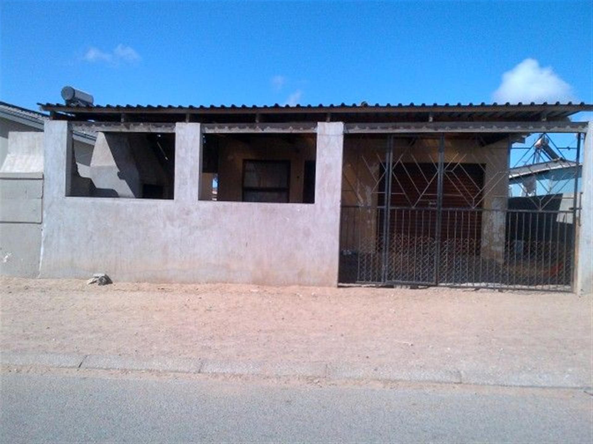Front View of property in Vredenberg