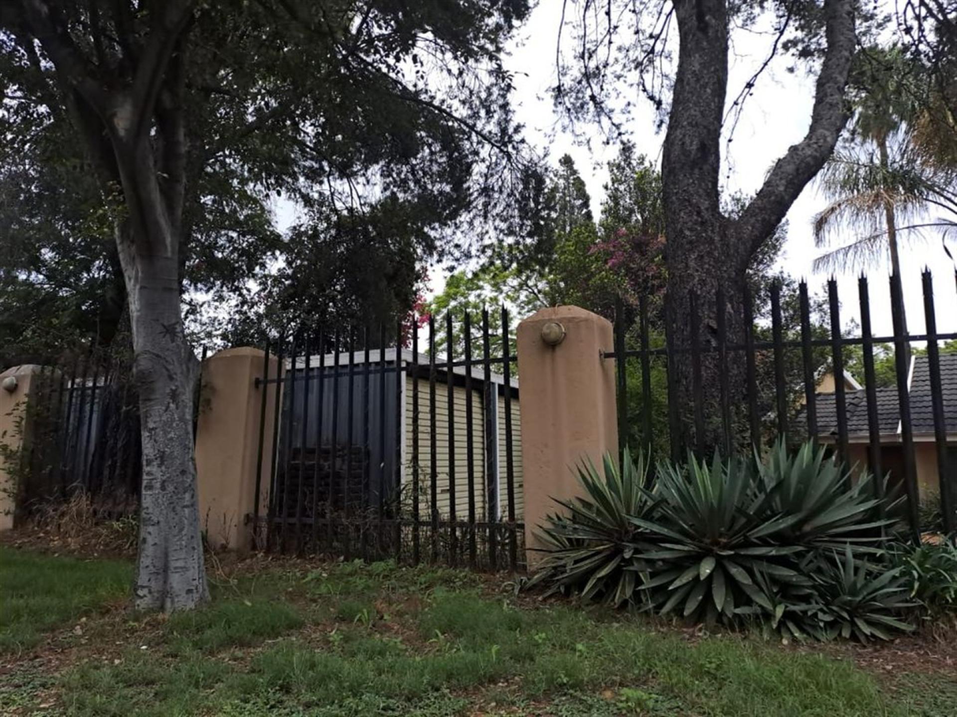 Front View of property in Lombardy East