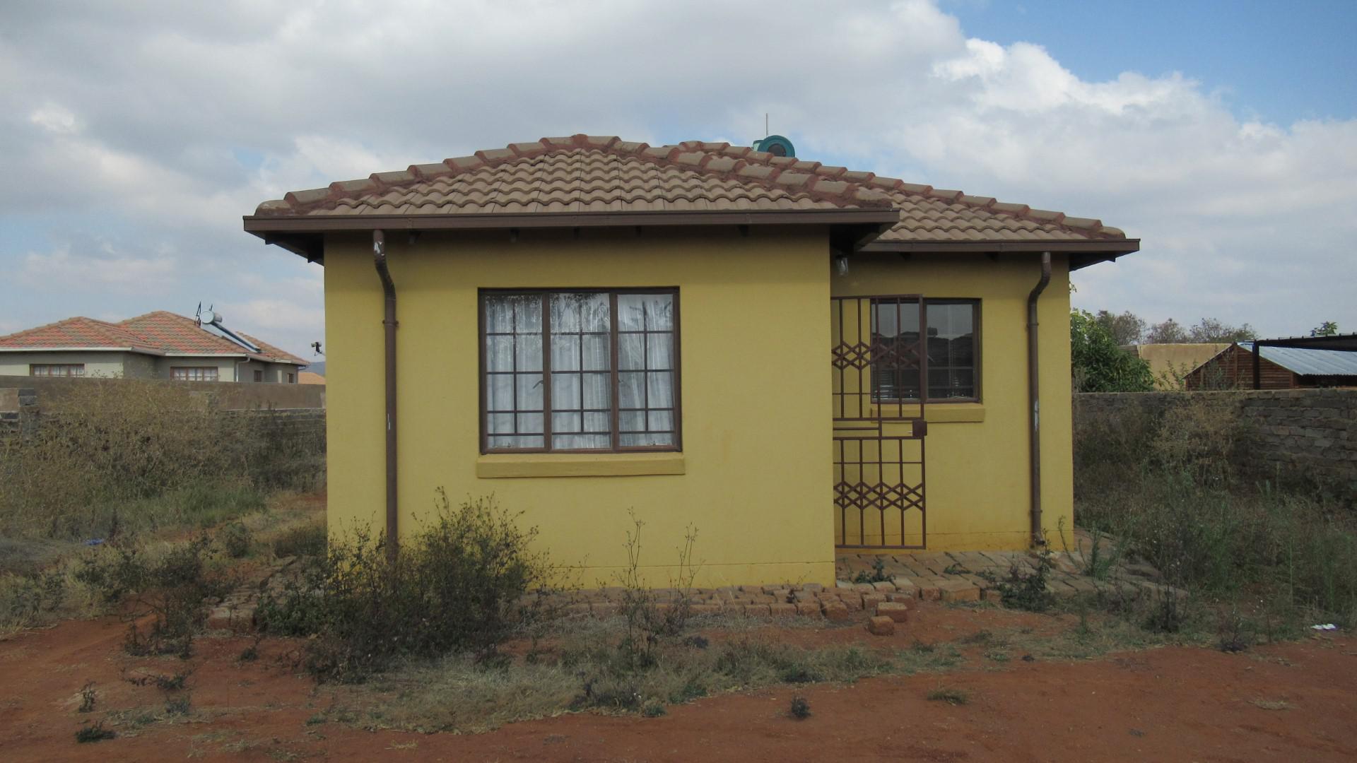 Front View of property in The Orchards