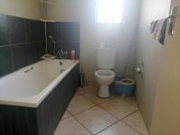 Bathroom 1 - 5 square meters of property in Union