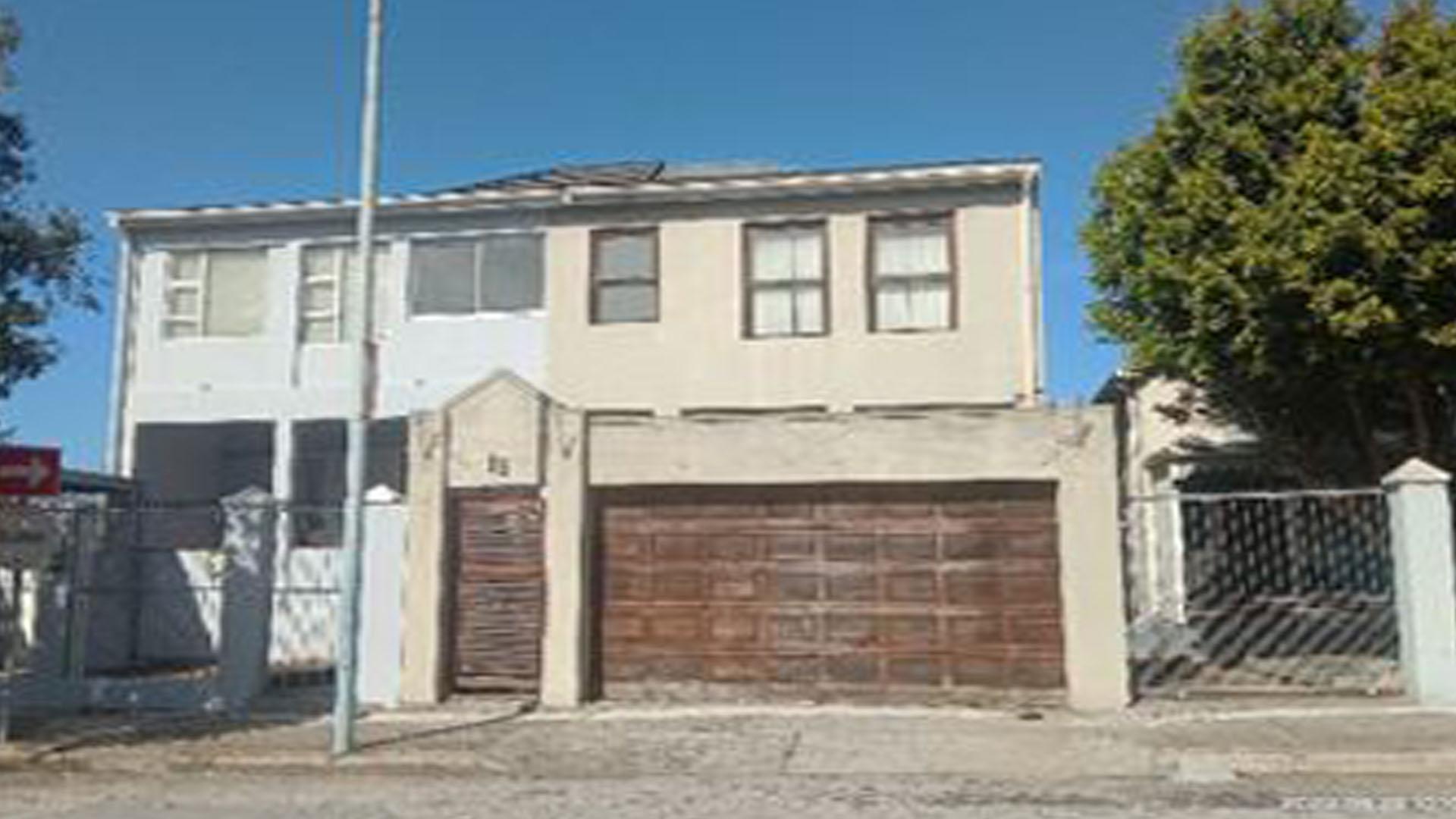 Front View of property in Port Elizabeth Central