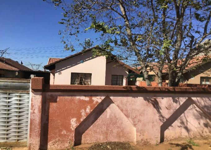 FNB SIE Sale In Execution 2 Bedroom House for Sale in Commercia - MR452353
