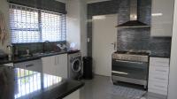 Kitchen - 12 square meters of property in Sunninghill