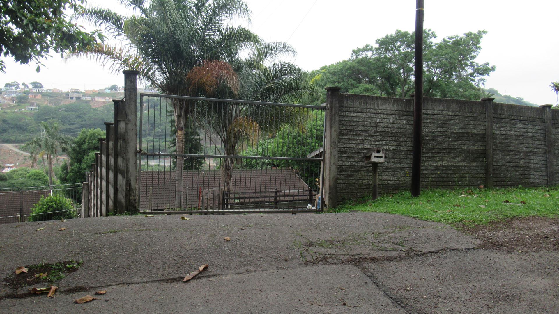 Front View of property in Escombe 