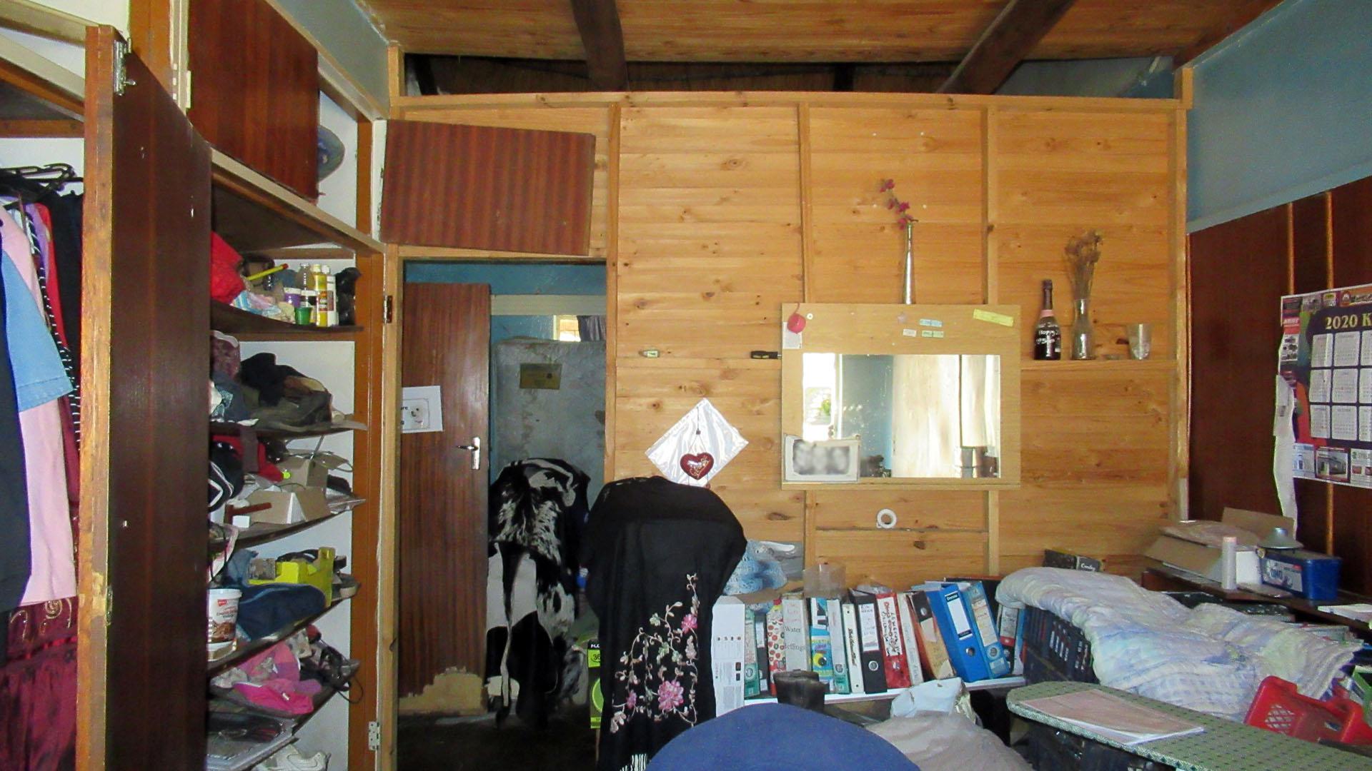 Bed Room 1 - 55 square meters of property in Buffelsdrift