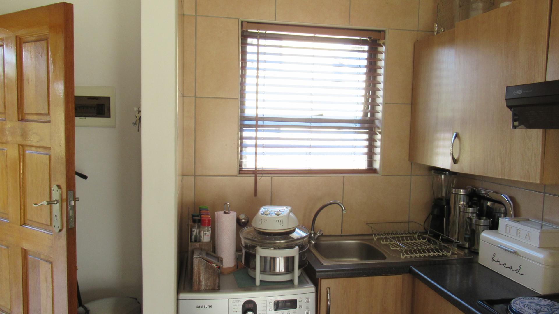 Kitchen - 10 square meters of property in Parkrand