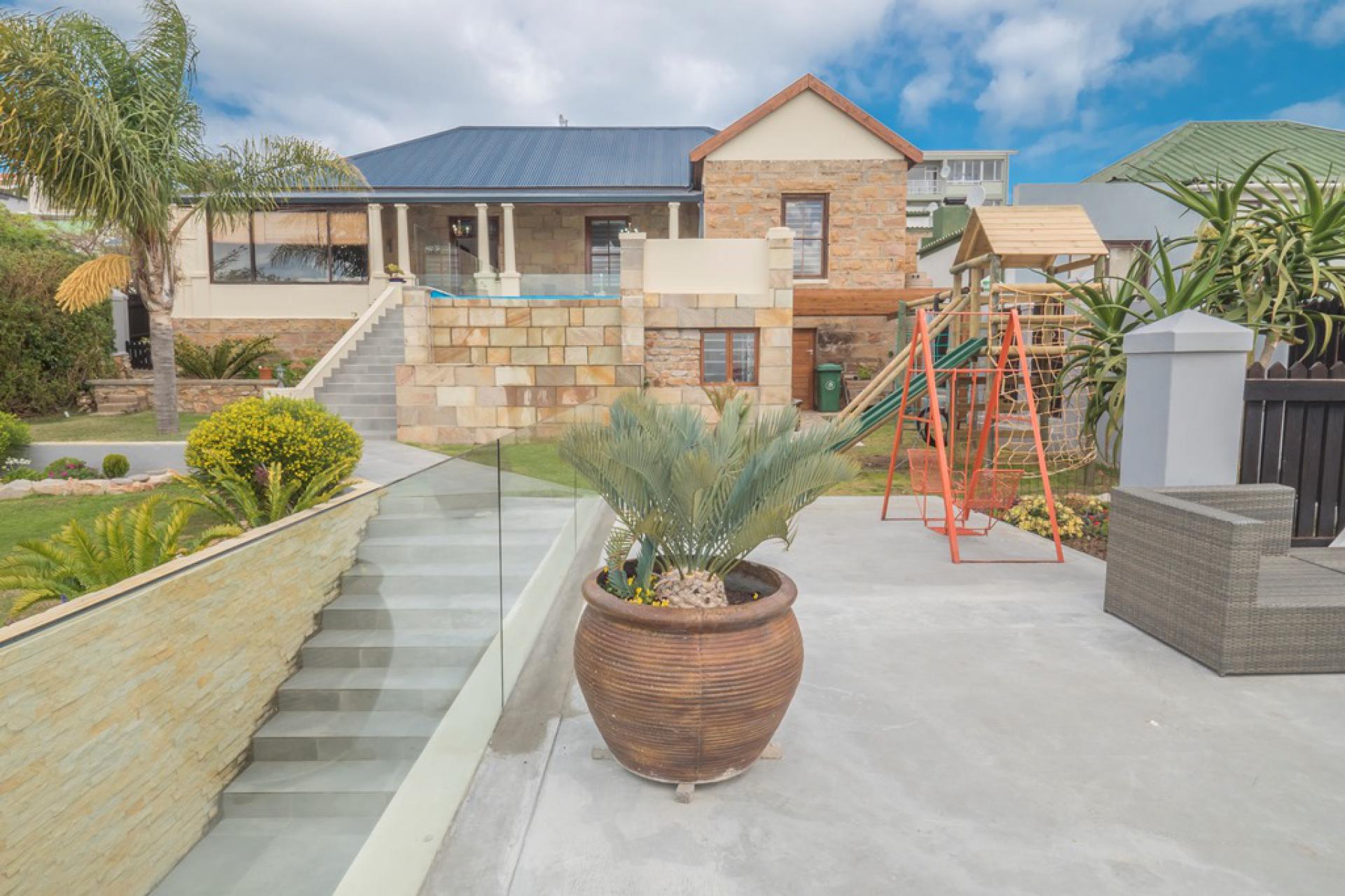 5 Bedroom House for Sale For Sale in Mossel Bay MR452838