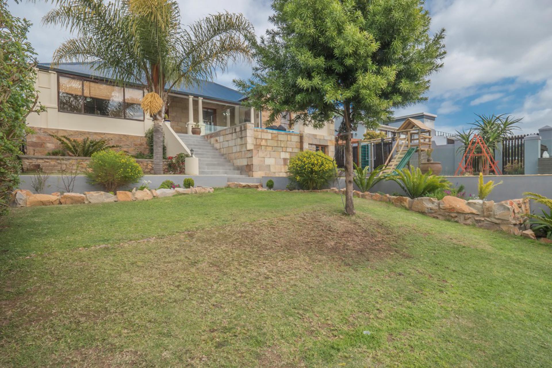 5 Bedroom House for Sale For Sale in Mossel Bay MR452838