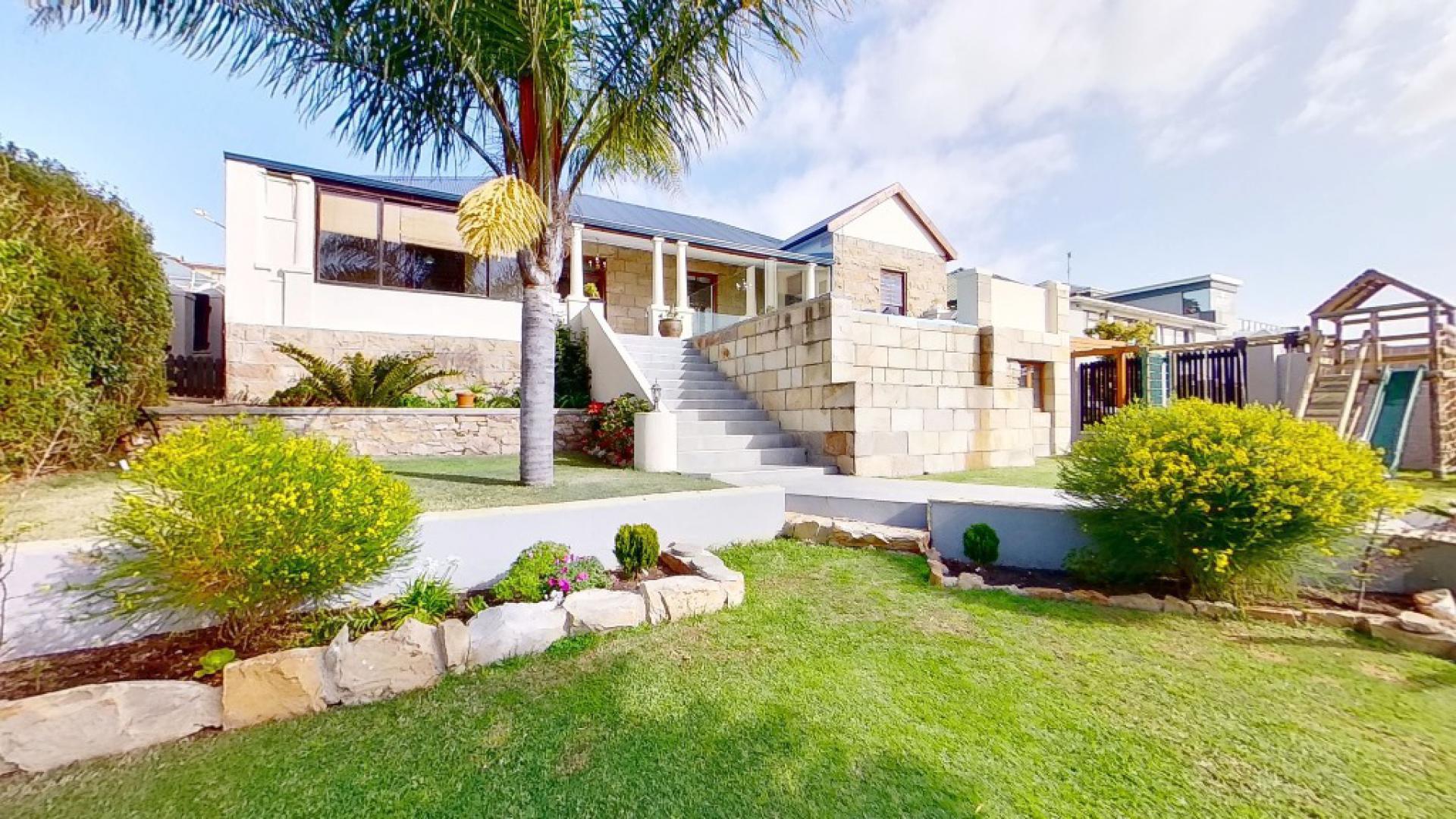 5 Bedroom House for Sale For Sale in Mossel Bay MR452838