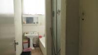 Bathroom 1 - 2 square meters of property in Berea - JHB