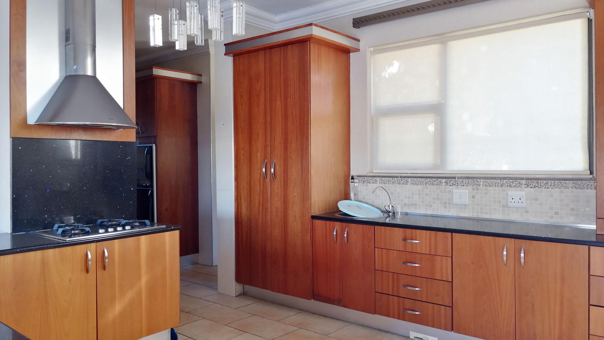 Kitchen - 19 square meters of property in Bitterfontein