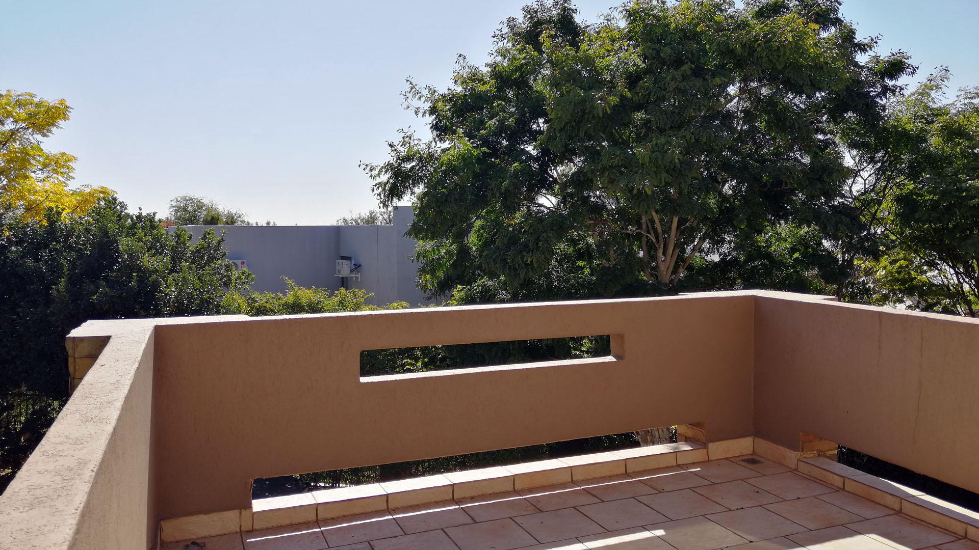 Balcony - 58 square meters of property in Bitterfontein