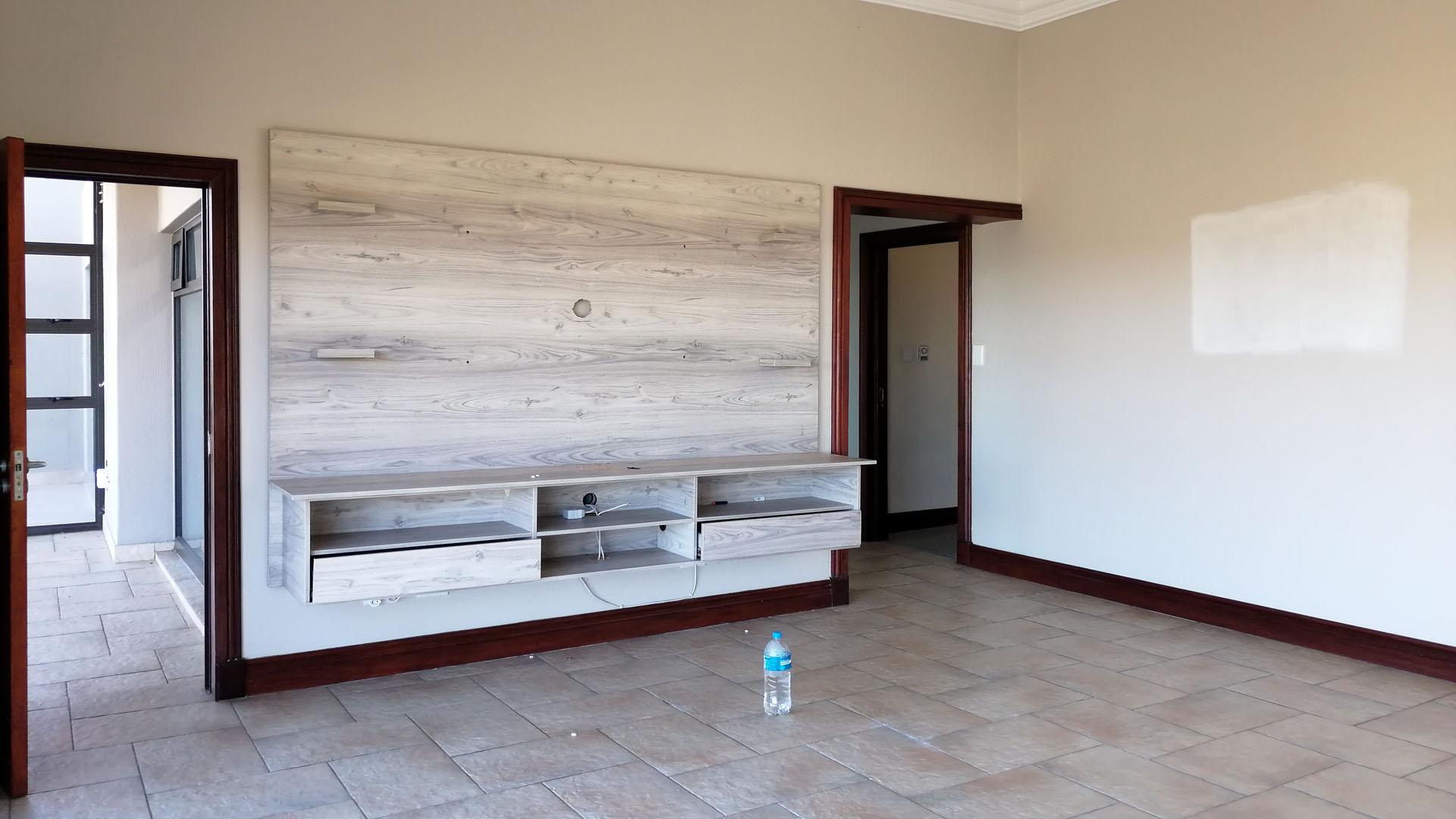 TV Room - 29 square meters of property in Bitterfontein