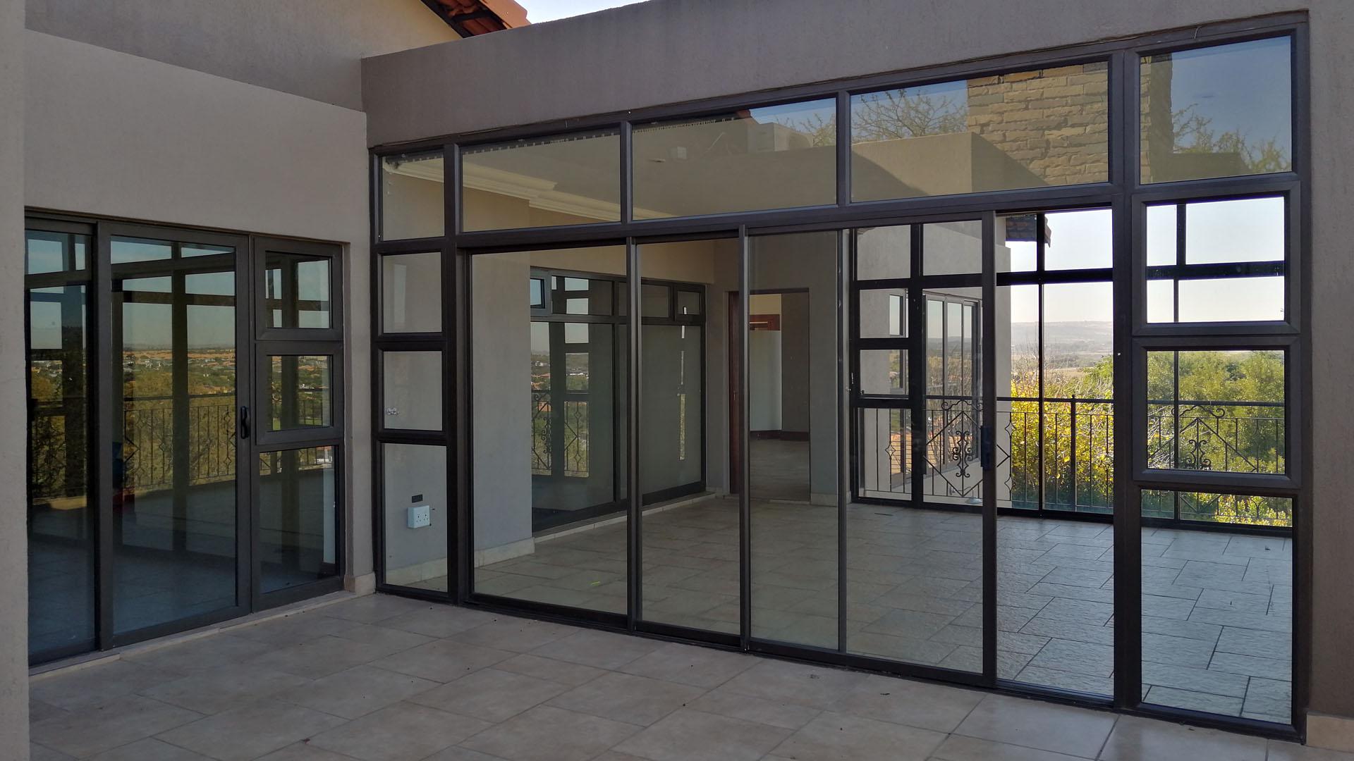 Balcony - 58 square meters of property in Bitterfontein