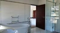 Bathroom 2 - 12 square meters of property in Bitterfontein