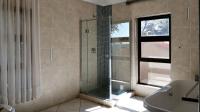 Bathroom 3+ - 11 square meters of property in Bitterfontein