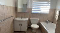 Bathroom 1 - 7 square meters of property in Fourways