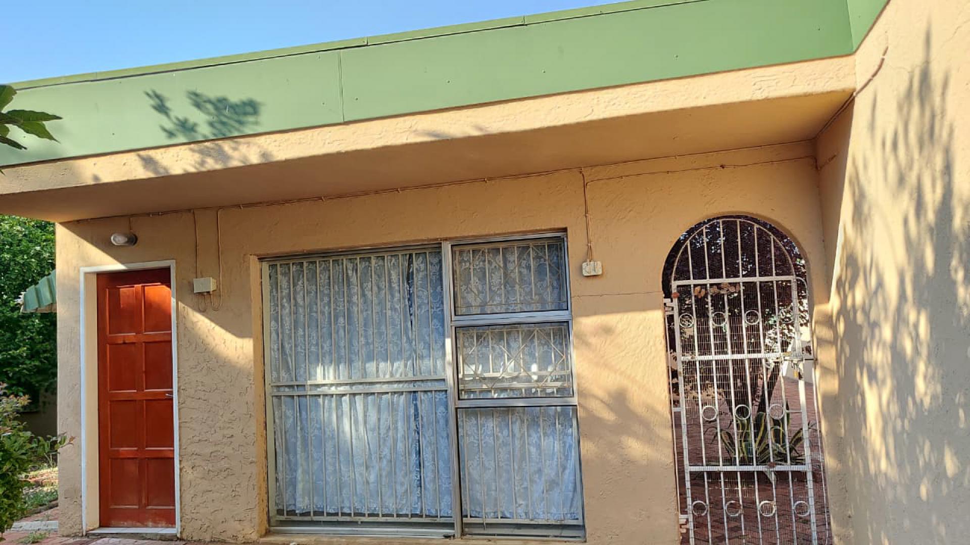 Front View of property in Westdene (Bloemfontein)
