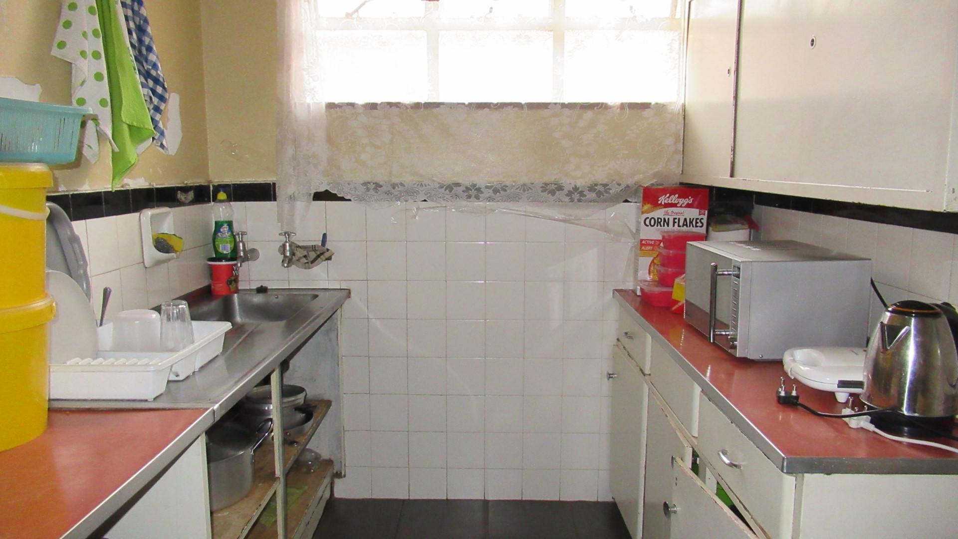 Kitchen - 8 square meters of property in Wentworth Park