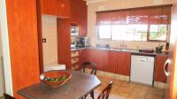 Kitchen - 21 square meters of property in Uvongo
