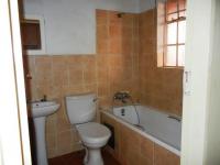 Bathroom 1 - 4 square meters of property in Ravenswood