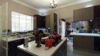 Kitchen - 29 square meters of property in Parkmore