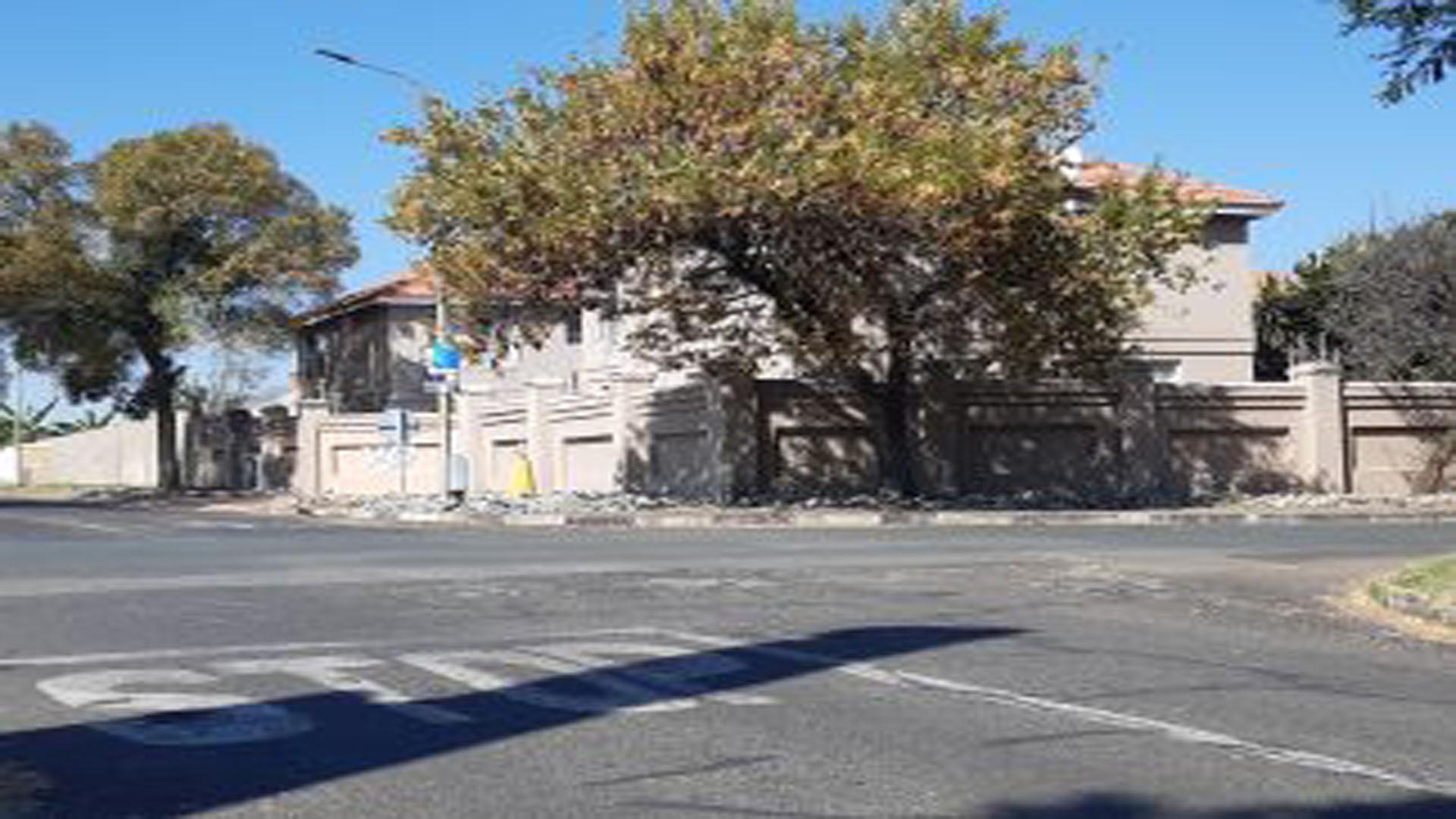 Front View of property in Edenvale