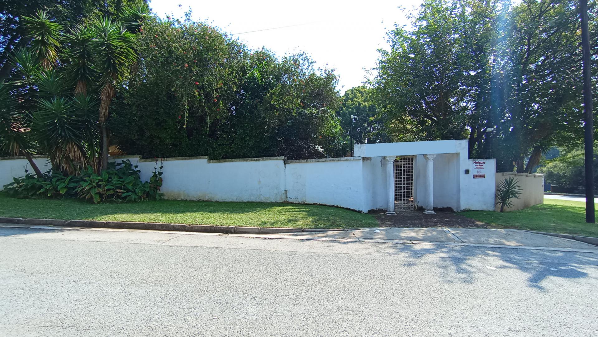 Front View of property in Helderkruin