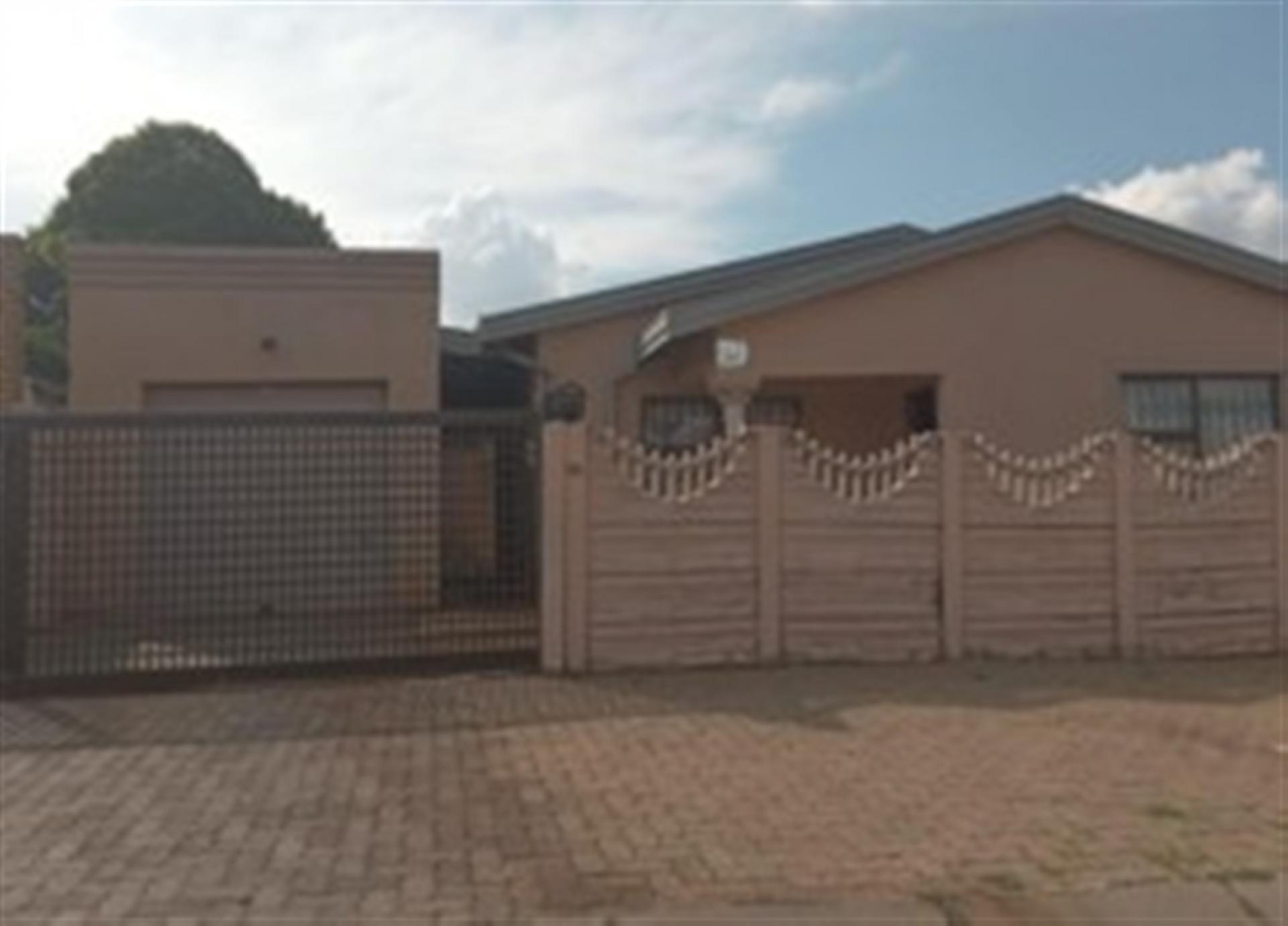 Front View of property in Ramakonopi