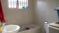 Bathroom 1 - 8 square meters of property in Tasbetpark