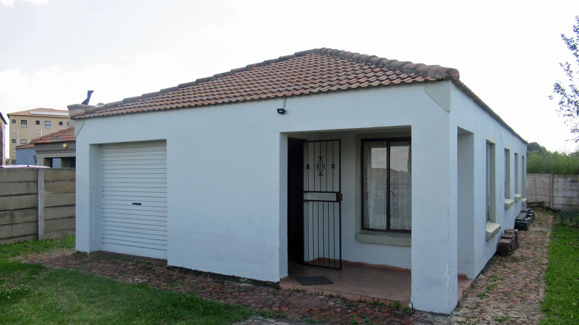 Front View of property in Bedworth Park