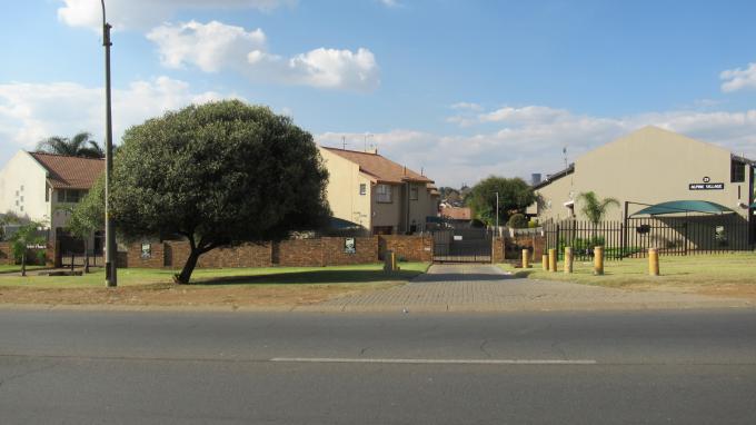 3 Bedroom Apartment for Sale For Sale in Edenvale - Private Sale - MR455334