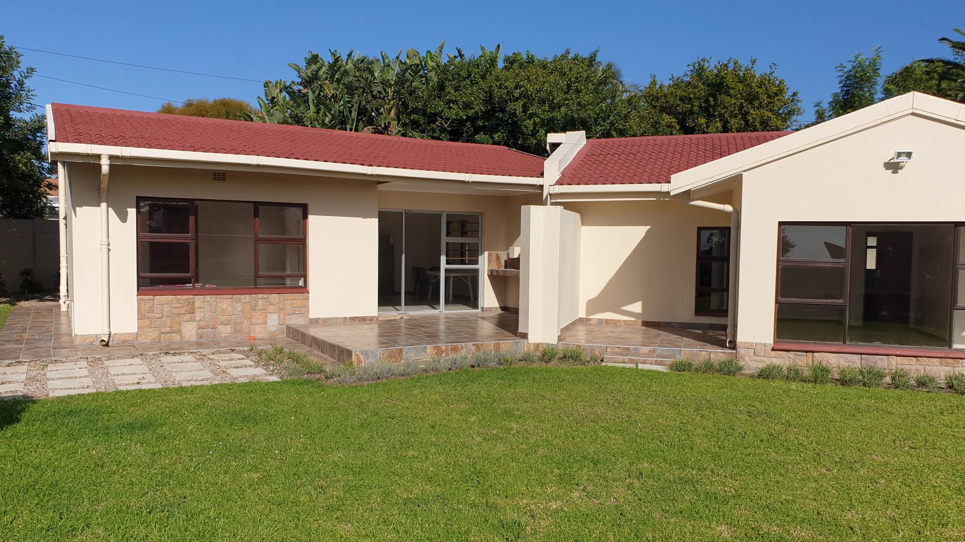 5 Bedroom House for Sale For Sale in Mossel Bay MR455572