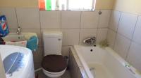 Bathroom 1 - 5 square meters of property in Vanderbijlpark