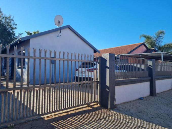 2 Bedroom House for Sale For Sale in Soshanguve - MR455909