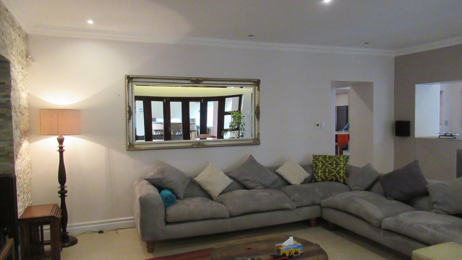 Lounges - 42 square meters of property in Benoni