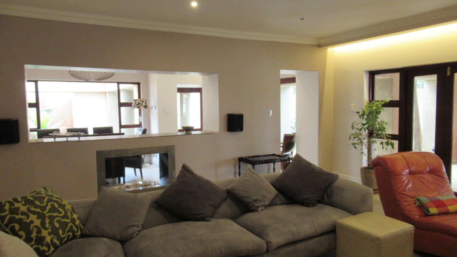 Lounges - 42 square meters of property in Benoni