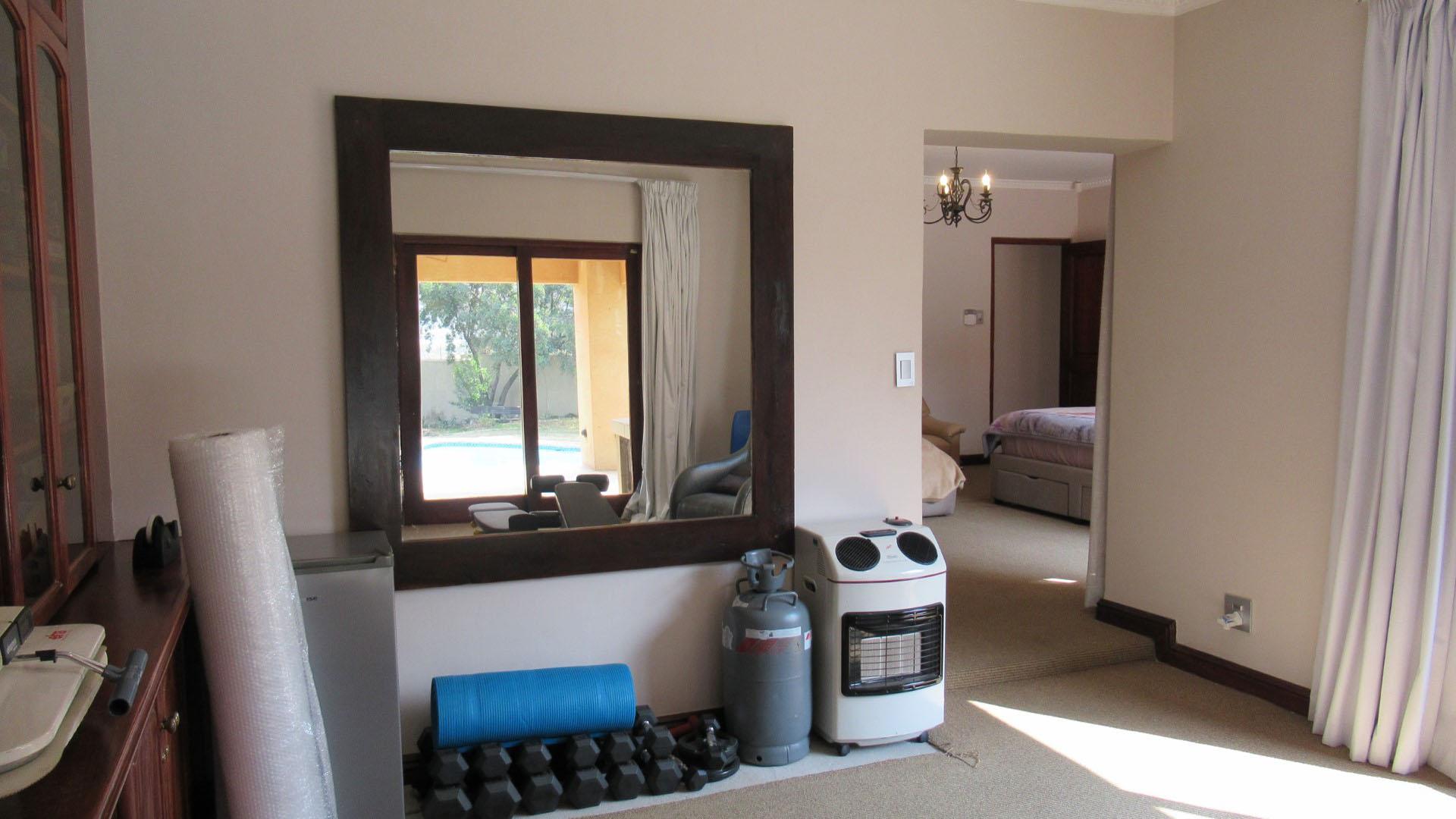 Rooms - 65 square meters of property in Benoni