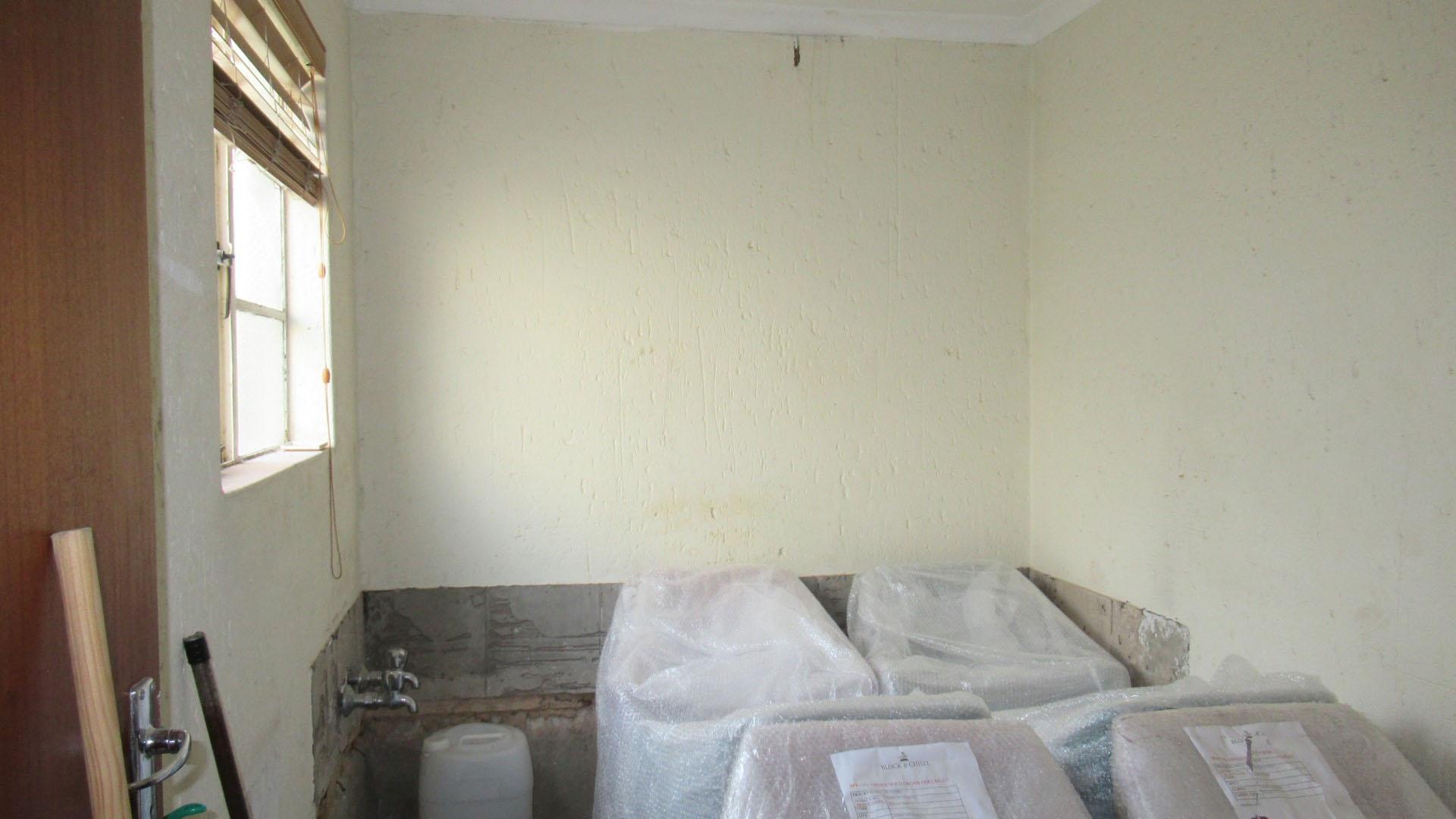 Rooms - 65 square meters of property in Benoni