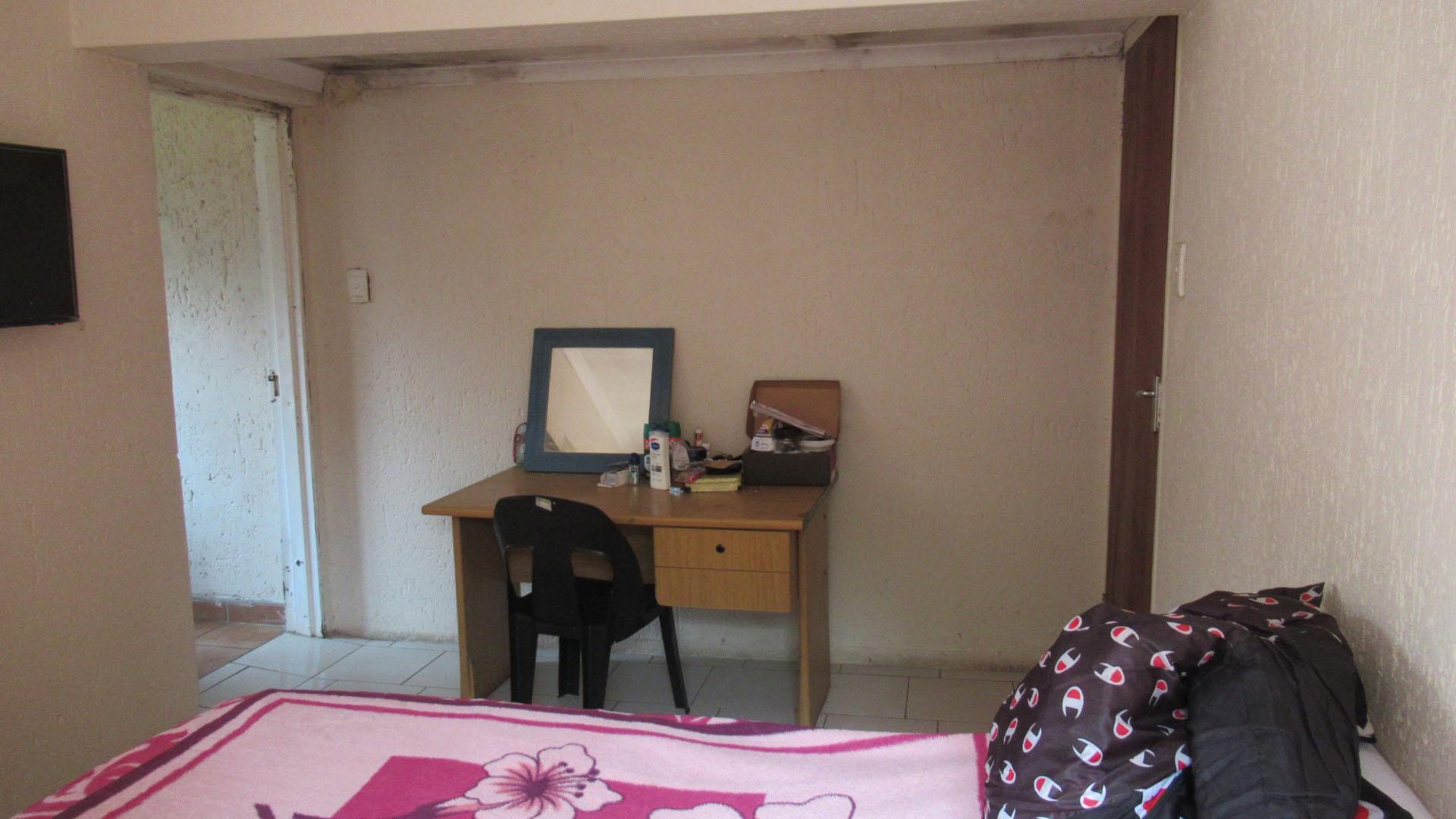 Rooms - 65 square meters of property in Benoni