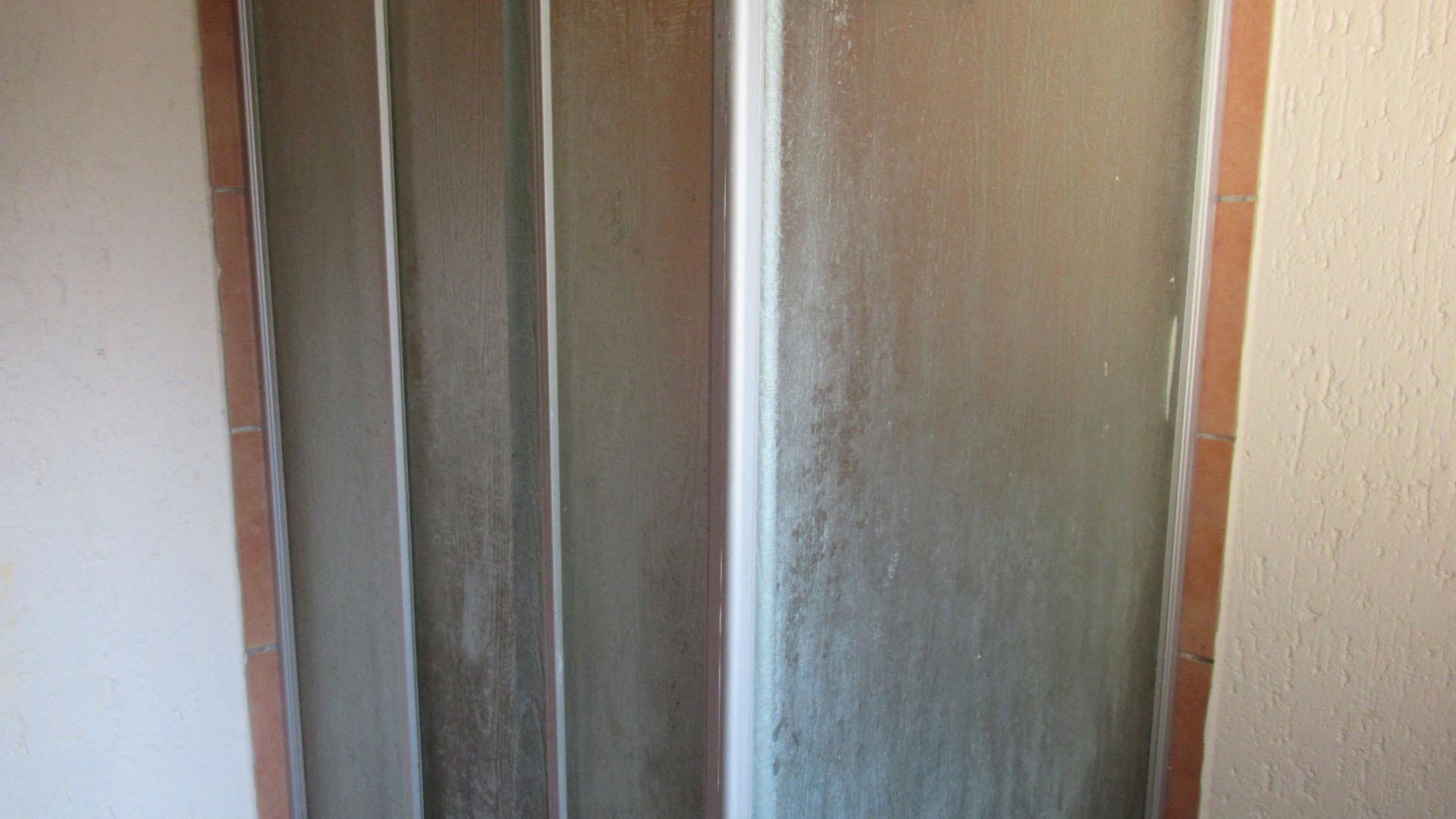 Bathroom 1 - 14 square meters of property in Benoni