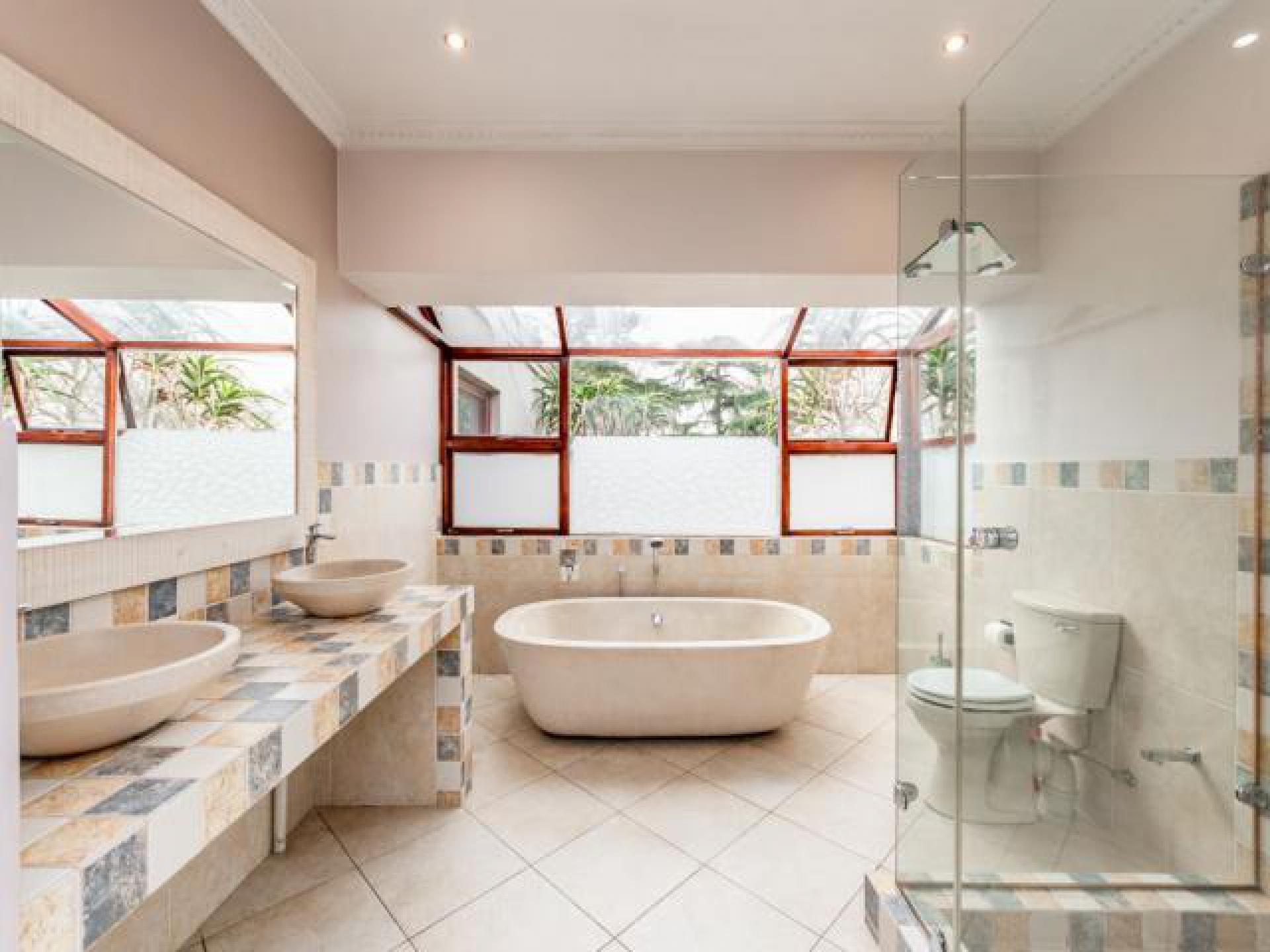 Main Bathroom - 22 square meters of property in Benoni
