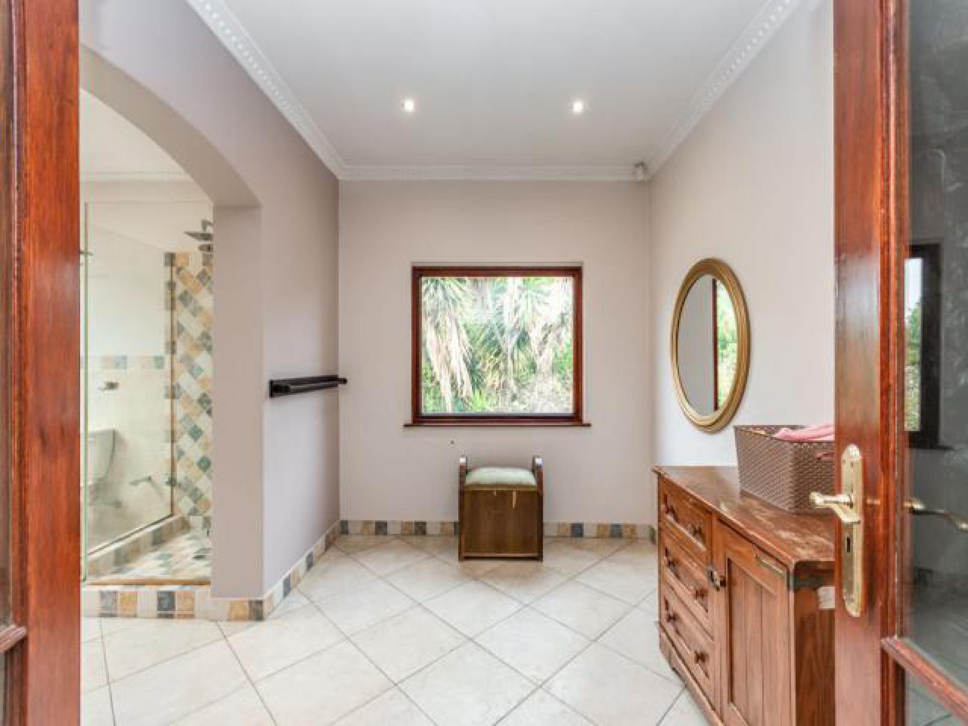 Main Bathroom - 22 square meters of property in Benoni
