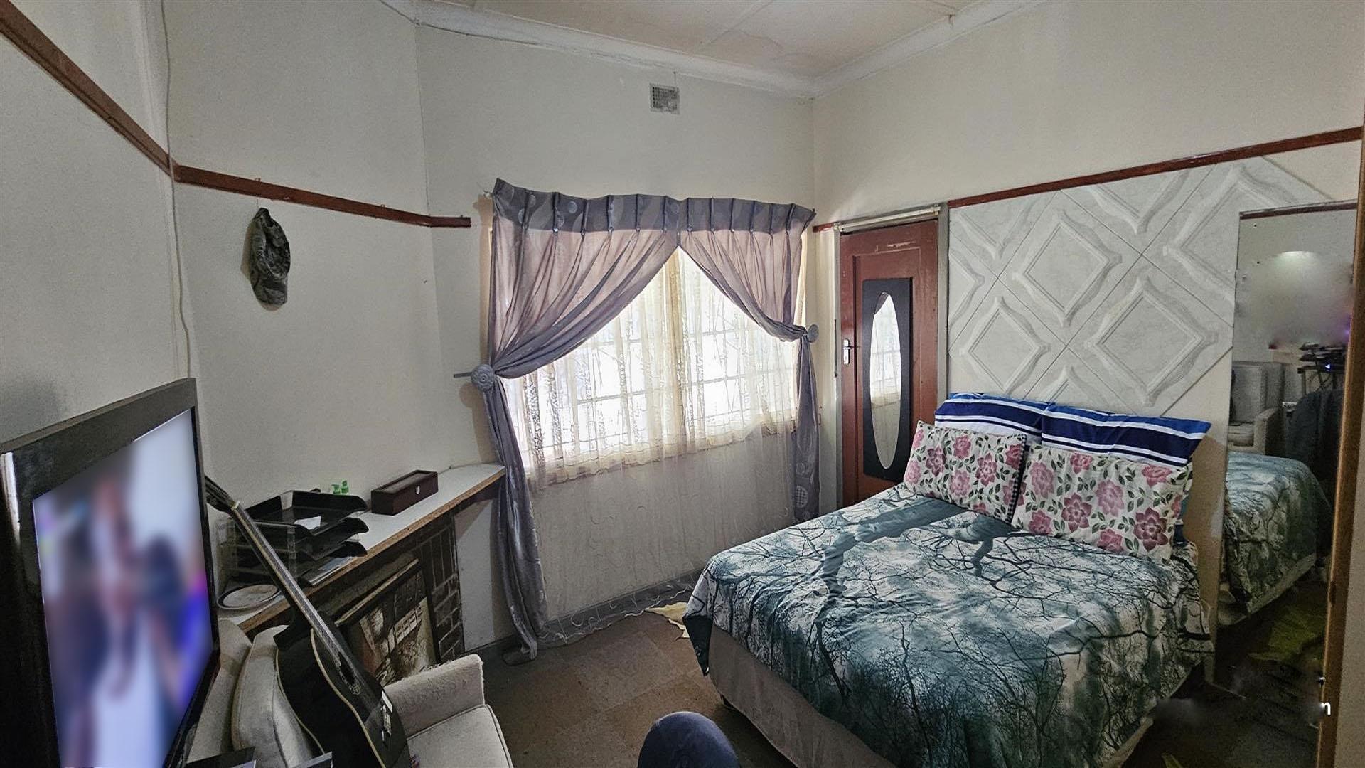 Main Bedroom of property in Vredefort